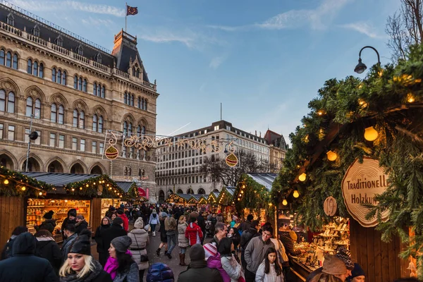 Mercado de Navidad de Viena Rathaus Austria — Foto de Stock