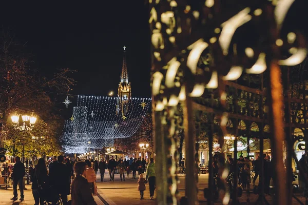 Naam van Mary kerk en Vrijheidsplein in Novi Sad — Stockfoto