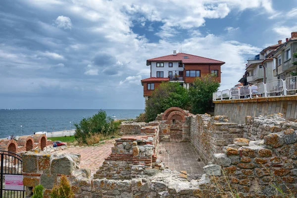 Nesebar, Bulgaristan - Eylül, 14, 2018: bir antik kent ve Burgaz İli içinde bulunan büyük deniz tatil Bulgar siyah deniz kenarı, (sık sık Nessebar transkripsiyonu) Nesebar biridir
