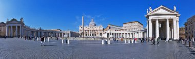 Vatikan, Vatikan, İtalya - Mart 2019: Roma'daki Aziz Petrus Bazilikası ve Aziz Petrus Meydanı'nın (San Pietro Piazza) panorama görünümü