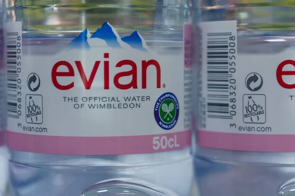 Burgas, Bulgaria - JUNE 16, 2019: Evian adalah merek air mineral yang dibuat di Prancis di pantai selatan Danau Jenewa yang dimiliki oleh perusahaan multinasional Danone — Stok Foto