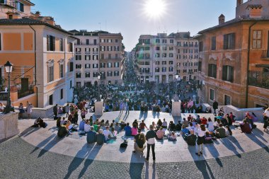 İspanyol Merdivenleri, Piazza Trinitédei Monti 'den görüldü..