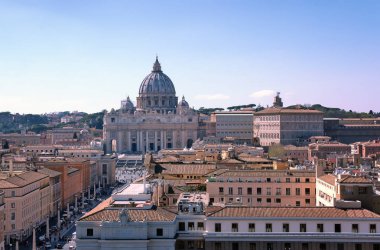 İtalya, Roma - Mart 2019, Roma, Castel Sant 'Angelo' dan Aziz Peter Bazilikası 'nın görüntüsü. Roma, İtalya. Tamamdır.