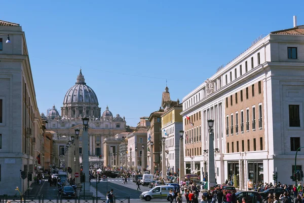 IItaly, Rome- march, 2019: View of St. Peter 's Basilica Rome. Рим, Италия. Готово. — стоковое фото