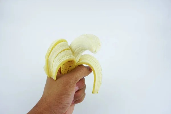 손으로 껍질을 바나나 건강한 영양식품 — 스톡 사진