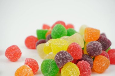 Yakın tatlı renkli şeker Jelly şeker şeker şekerler wh izole kadar