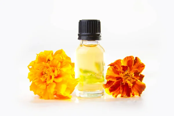 Marigold Essential Oil Beautiful Bottle White Background — Stock Photo, Image