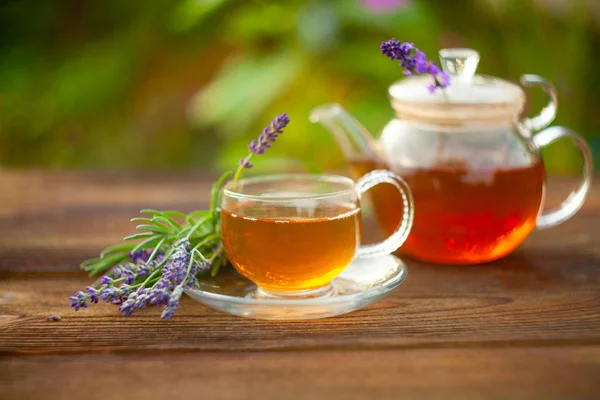 Finom Zöld Tea Egy Gyönyörű Üvegtálban Asztalon — Stock Fotó