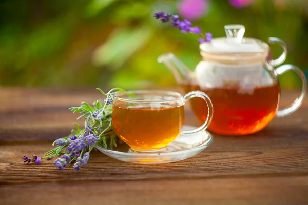 Heerlijke Groene Thee Een Mooie Glazen Schaal Een Tafel — Stockfoto