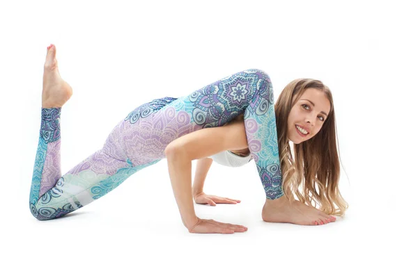 Schöne Flexible Frau Macht Yoga Posen Auf Weißem Hintergrund — Stockfoto