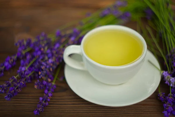 Finom Zöld Tea Egy Gyönyörű Üvegtálban Asztalon — Stock Fotó