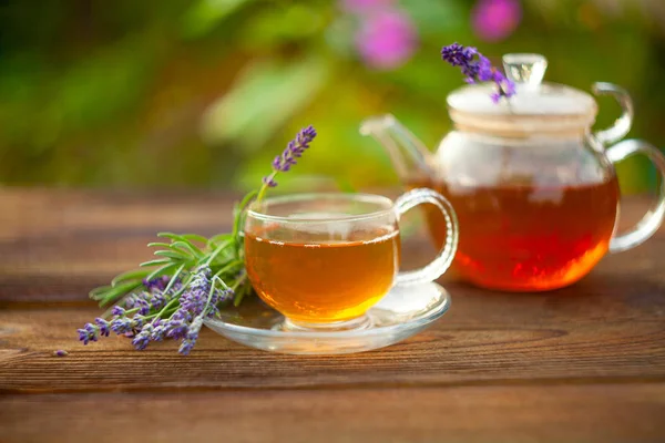 Heerlijke Groene Thee Een Mooie Glazen Schaal Een Tafel — Stockfoto