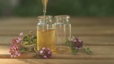 kekik esans masada güzel şişe