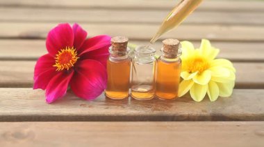 masada güzel şişe de dahlia uçucu yağ