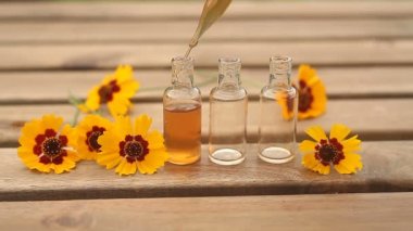 masada güzel şişe coreopsis uçucu yağ