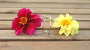 masada güzel şişe de dahlia uçucu yağ