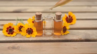 masada güzel şişe coreopsis uçucu yağ