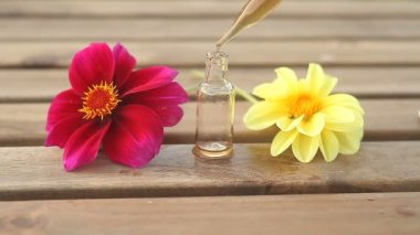 masada güzel şişe de dahlia uçucu yağ