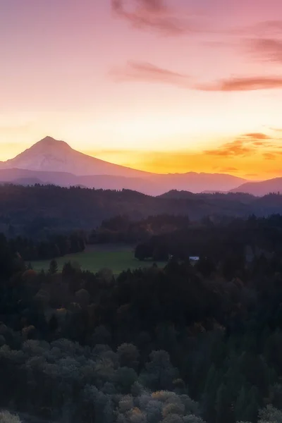 Farbenfroher Sonnenuntergang Über Dem Hood Und Dem Wunderschönen Tal Darunter — Stockfoto