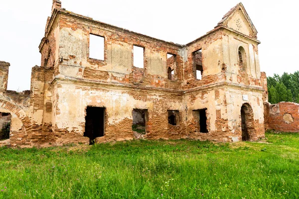 Anda Sapieha Ailesi Tarafından Kurulan Bir Manastırın Kalıntıları 2020 Yazı Telifsiz Stok Fotoğraflar