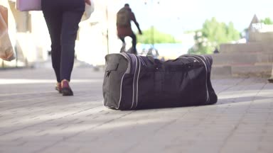 Sokak, terörist saldırı sol çanta