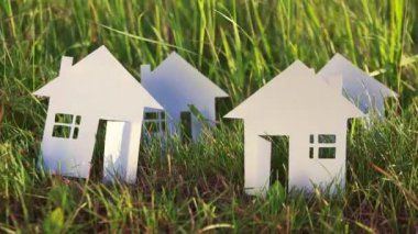 kağıt karton ev çöker, deprem, kasırga