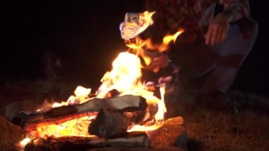 Marshmallow yanan ateşi, yavaş mo