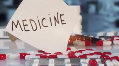 Tablet ilaç arasında yazıt ilaç, kavram 4 k alır.