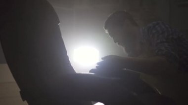 kavram fikir otantik karanlık atölye ve iş yerinde sürecinde şık kraftman