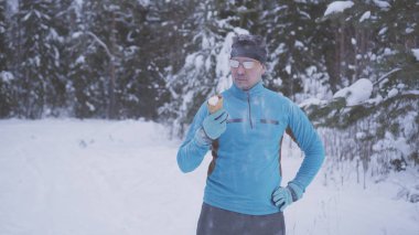 neşeli sağlıklı, orada biri dondurma kış, güçlü bağışıklık
