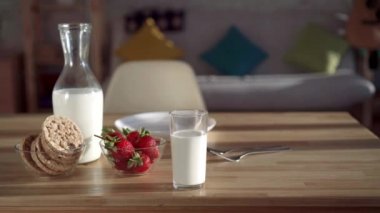 Sağlıklı beslenme. Sağlıklı kahvaltı.