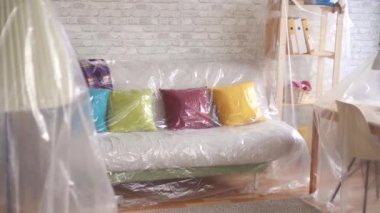 Plastik film ile kaplı mobilya lekelemek zaman