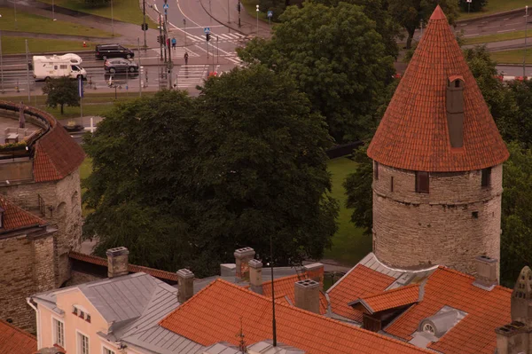 Stadsgezicht met oude kasteelstadjes van Tallinn Estland — Stockfoto