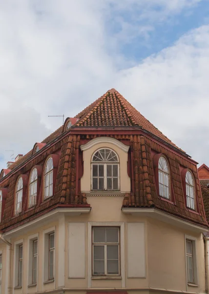 Huizen in het oude centrum van Tallinn Estland — Stockfoto