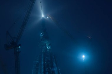 Nicht 'de gökdelen inşaatı. Ofis cam bina