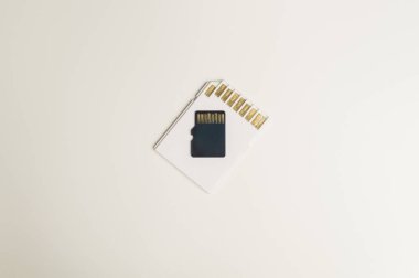 hafıza kartı beyaz arkaplanda izole edildi