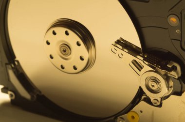 HDD. sabit disk sürücüsünü açın. Veri Depolama konsepti