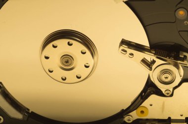 HDD. sabit disk sürücüsünü açın. Veri Depolama konsepti