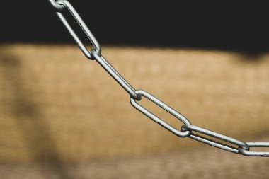 Endüstriyel zincirler kapanıyor. asma zinciri