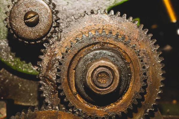 Ingranaggi di macchine industriali. dettaglio del meccanismo. vecchie ruote dentate di macchine — Foto Stock