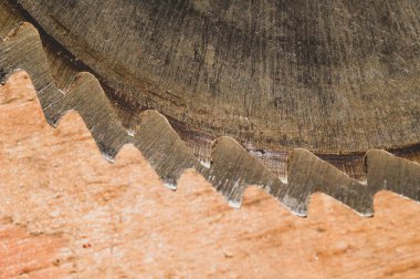 Dairesel testere. marangozluk aletleri. endüstriyel arka plan. kereste fabrikası ve testere ahşap ürünler için ekipman