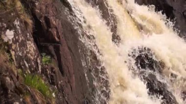 Rocky Waterfall akış arkaplanı