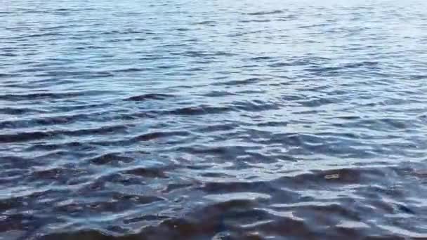 Meereswellen Zeitlupe Wasseroberfläche Mit Wellen Ruhiger Und Entspannter Hintergrund — Stockvideo