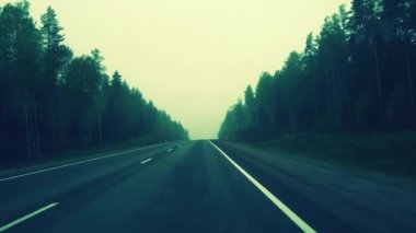 İleriye bakan yol perspektifi