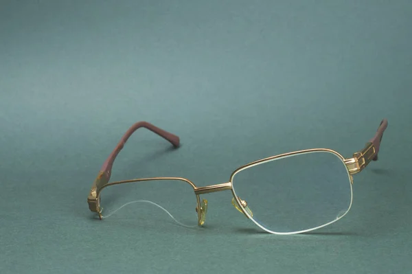 Rozbité Brýle Čtení Brýle Bez Jedné Čočky Brýle Zavřít — Stock fotografie
