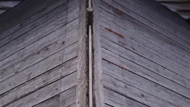 Cupola Legno Vecchia Chiesa Ortodossa Vista Sposta Dal Basso Verso — Video Stock