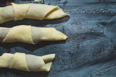 Kruvasan hamuru. Pişirme hazırlığı. Pasta pişirme süreci