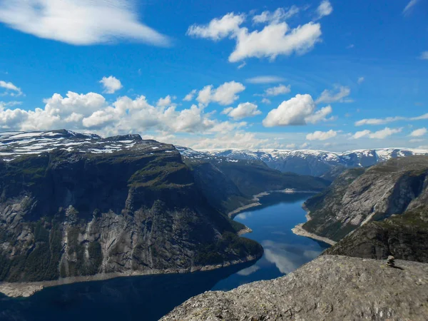 Popular Tourist Attraction Trolltunga Sunny Weather View Trolltunga Trail Mountain — Stock Photo, Image