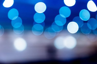 Boşaltmak için reklam ile ışığın renkli bokeh.