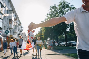 Vitebsk 'te barışçıl protesto. Barışçıl göstericilerin, tutuklamaların, hapishanelerde zorbalıkların dağıtılmasından sonra şiddete karşı eylem. Beyaz Rusya 'da cumhurbaşkanlığı seçimlerinde hile yapılmasının sonuçları.